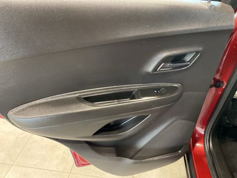 Used 2020 Chevrolet Trax LT w/ Driver Confidence Package image 26