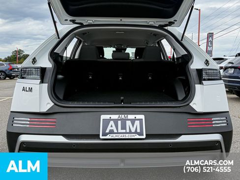Used 2025 Hyundai Ioniq 5 SE RWD image 15