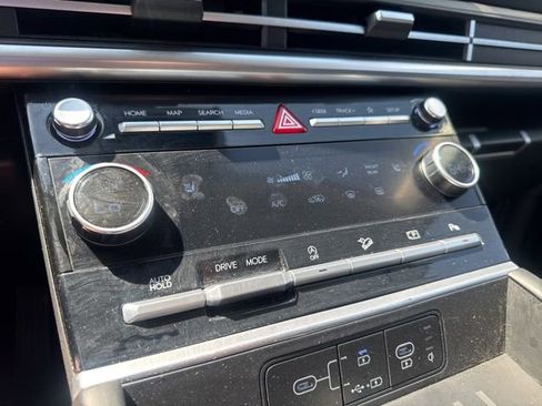 Used 2025 Hyundai Santa Fe SEL image 6