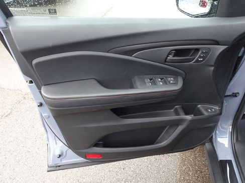 Used 2025 Honda Passport TrailSport image 14