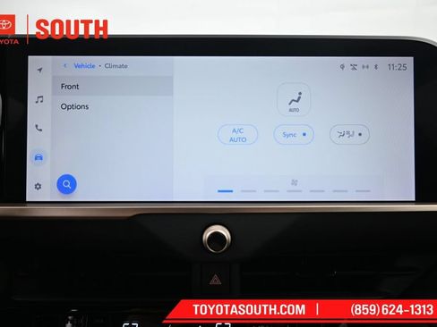 Used 2024 Toyota Crown AWD/4WD image 17