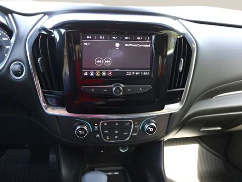 Used 2023 Chevrolet Traverse LT image 21