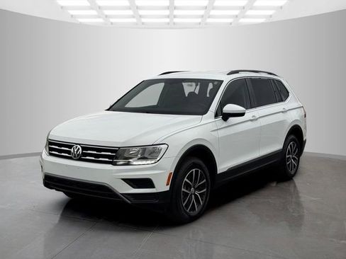 Used 2021 Volkswagen Tiguan SE image 3