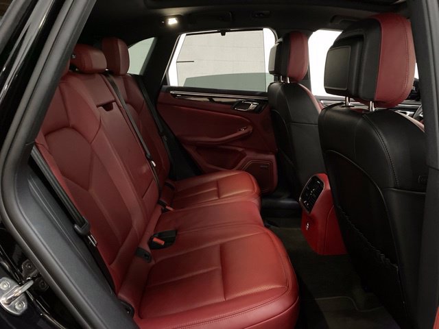 Used 2024 Porsche Macan S AWD/4WD image 23