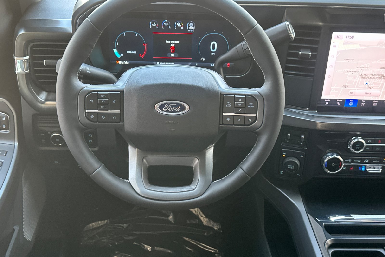 New 2026 Ford F250 Lariat w/ Black Appearance Package AWD/4WD image 14