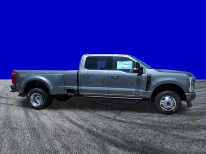 New 2025 Ford F350 Platinum w/ FX4 Off-Road Package