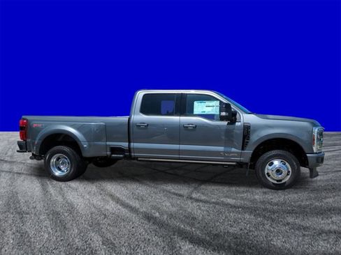New 2025 Ford F350 Platinum w/ FX4 Off-Road Package image 3