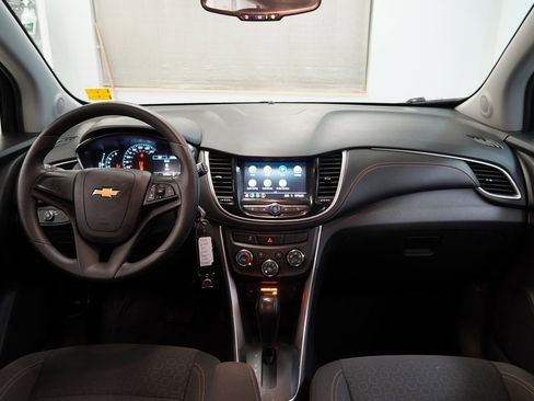 Used 2021 Chevrolet Trax LS image 18