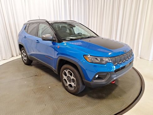 Used 2022 Jeep Compass Trailhawk w/ Sun and Sound Group image 21
