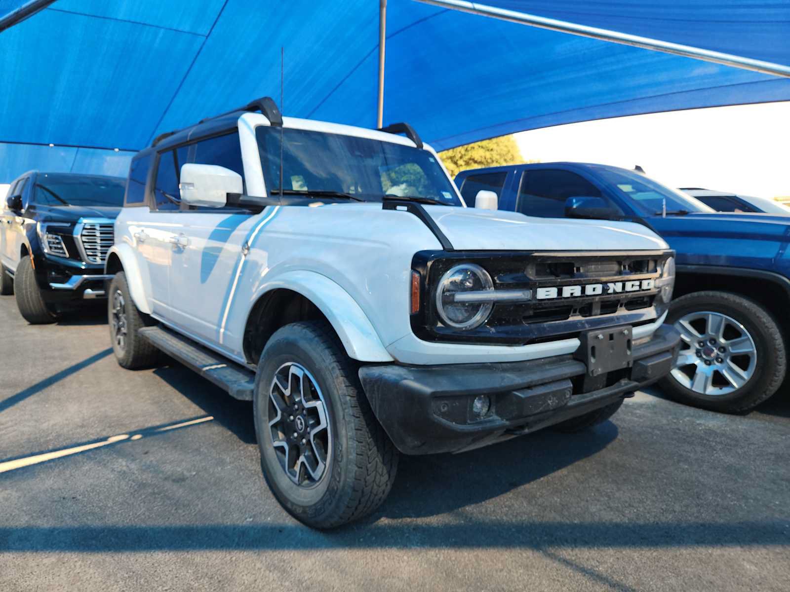 Used 2024 Ford Bronco Outer Banks AWD/4WD image 1