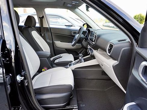 New 2026 Hyundai Venue SEL image 14