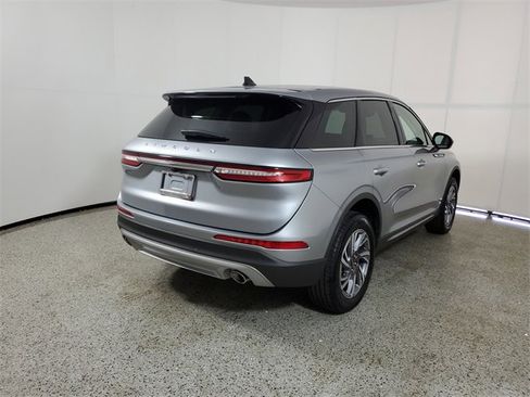 Used 2024 Lincoln Corsair FWD image 4