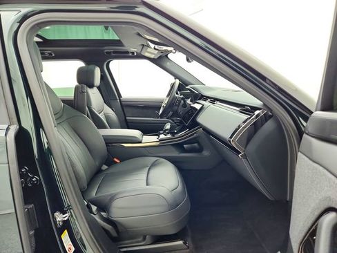 Used 2025 Land Rover Range Rover Sport Dynamic SE image 14