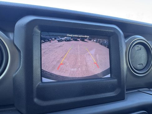 Used 2018 Jeep Wrangler Unlimited Sport S image 25