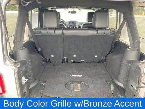 Used 2017 Jeep Wrangler Unlimited Sahara image 18