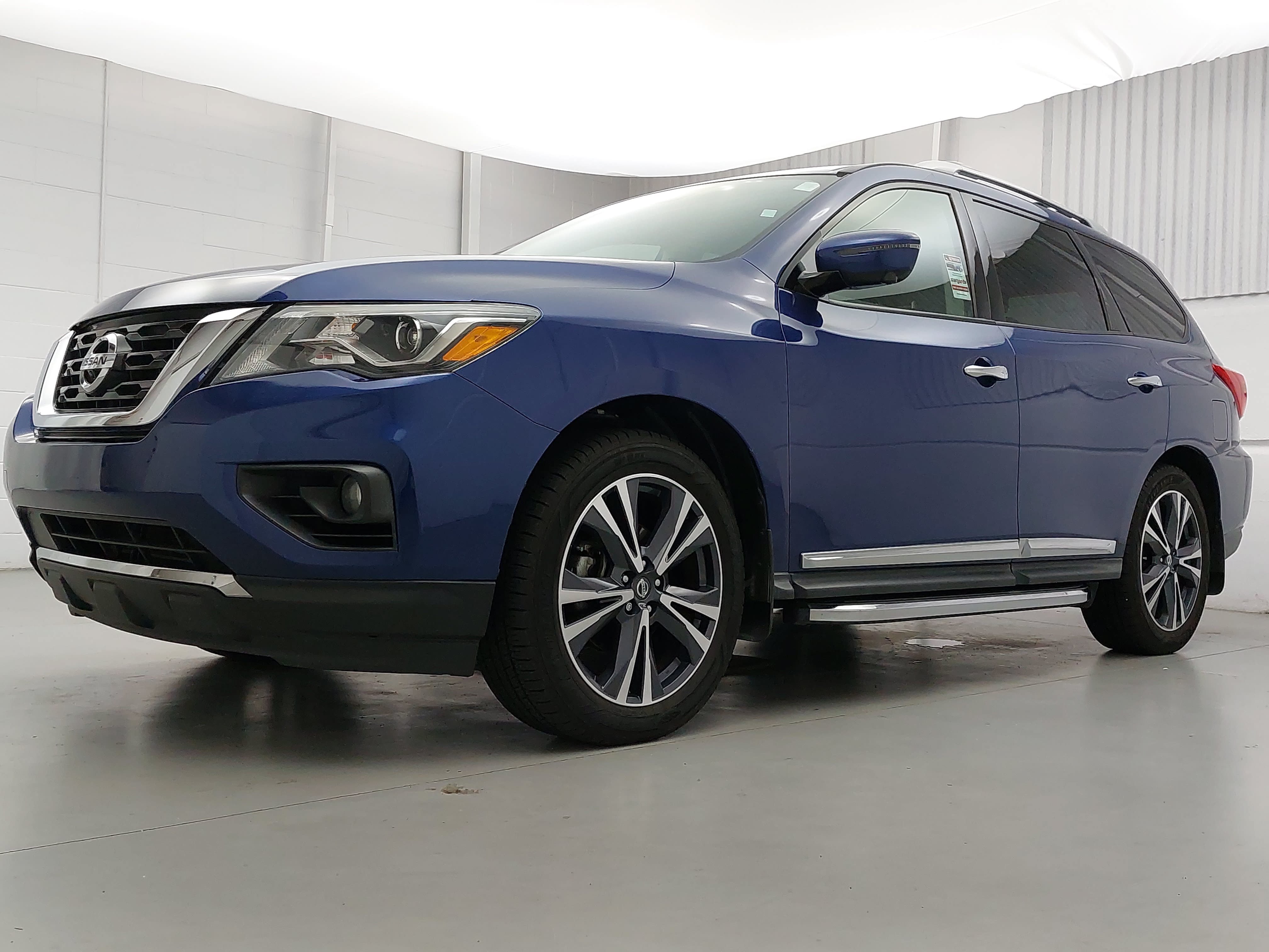 Used 2020 Nissan Pathfinder Platinum AWD/4WD image 1