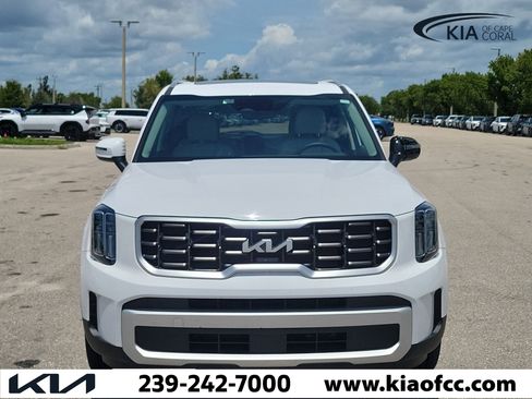 Used 2025 Kia Telluride S FWD image 2