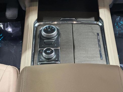 Used 2024 Ford Expedition Max Limited image 19
