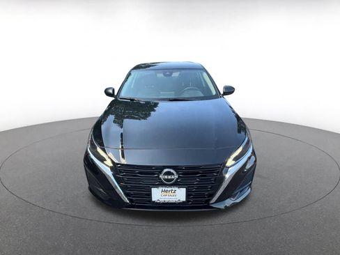 Used 2025 Nissan Altima 2.5 SV FWD image 24