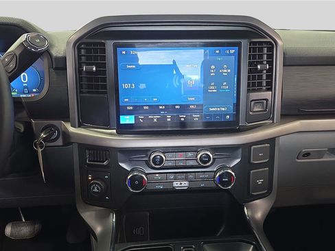 Used 2025 Ford F150 XLT w/ Equipment Group 301A Standard AWD/4WD image 17