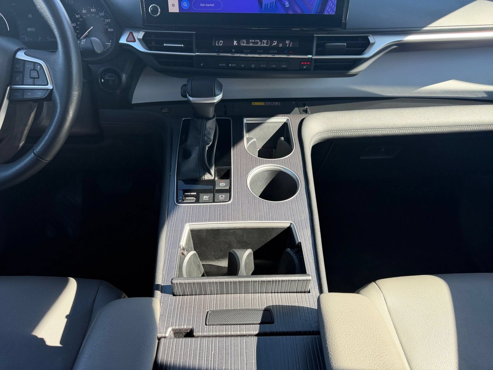 Used 2025 Toyota Sienna XLE FWD image 43