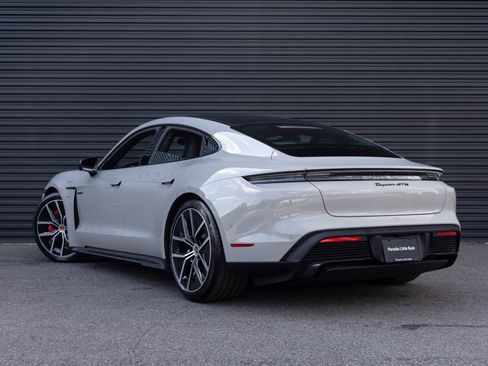 Used 2025 Porsche Taycan GTS image 3