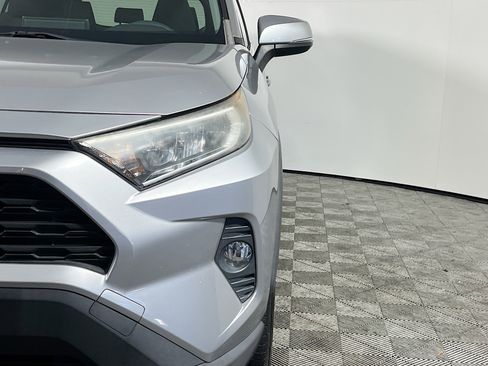 Used 2019 Toyota RAV4 XLE image 12
