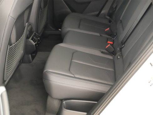 New 2025 Audi Q3 2.0T Premium image 28