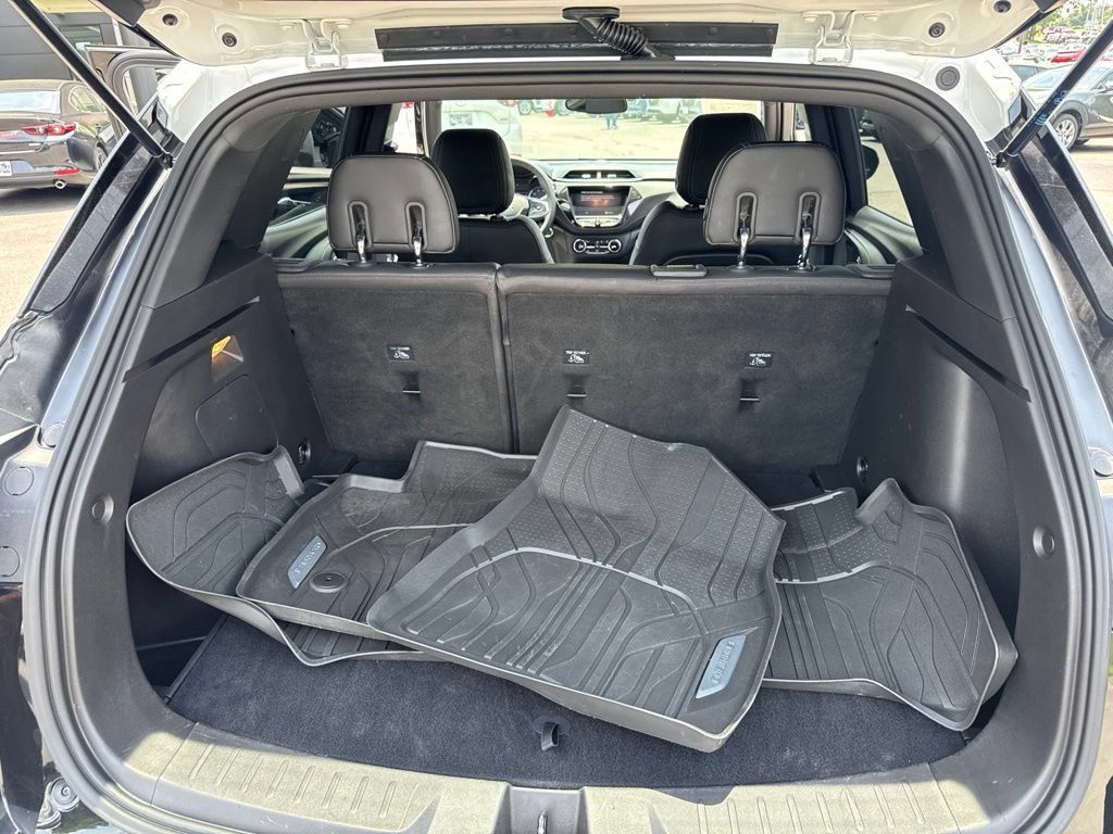 Used 2021 Chevrolet TrailBlazer ACTIV w/ Technology Package FWD image 28