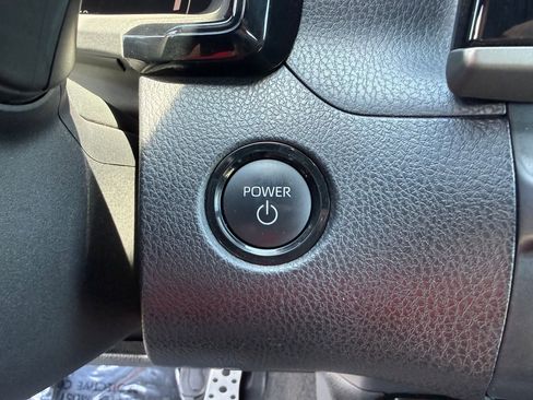 Used 2025 Toyota Camry SE FWD image 18