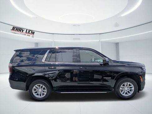 Used 2025 Chevrolet Tahoe LT AWD/4WD image 2