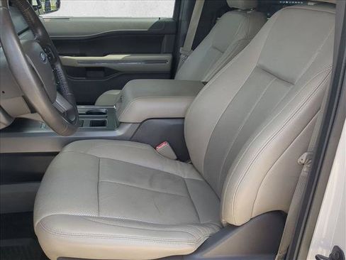 Used 2018 Ford Expedition XLT w/ Equipment Group 201A RWD image 15