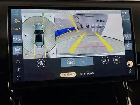 Used 2025 Land Rover Range Rover Sport Dynamic SE image 14