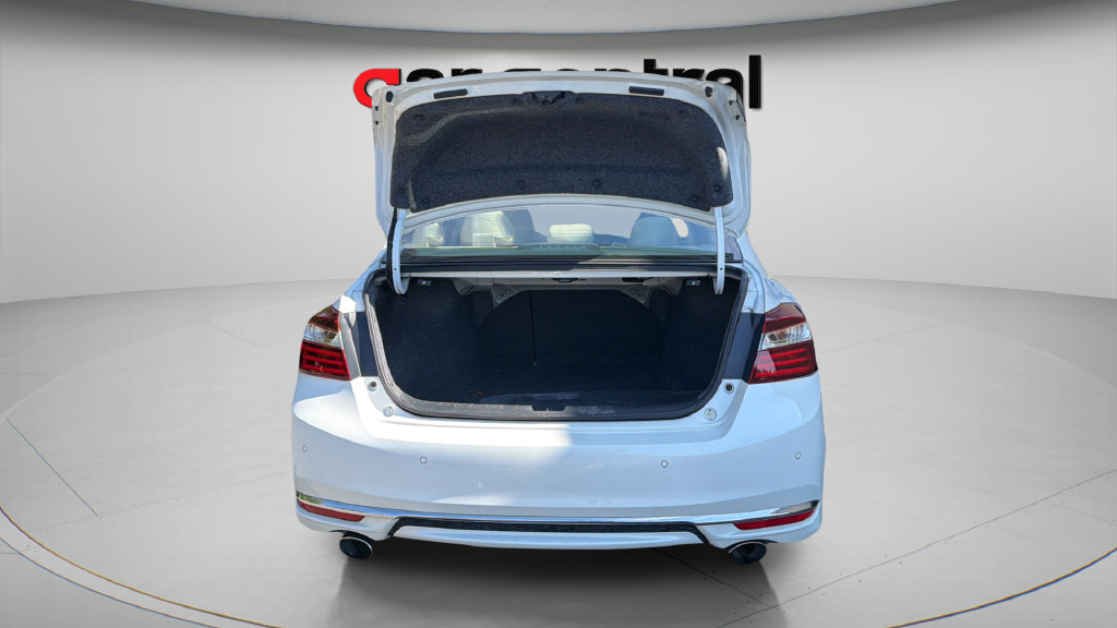 Used 2017 Honda Accord Touring image 30