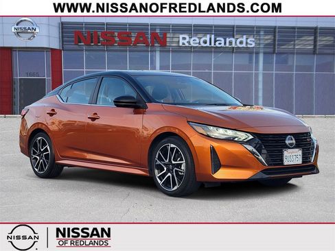 Used 2025 Nissan Sentra SR image 1