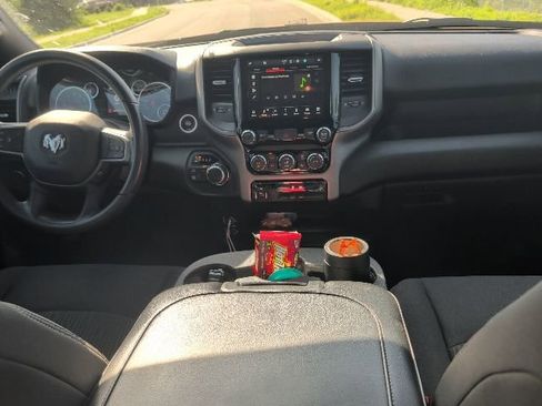 Used 2024 RAM 2500 Tradesman w/ Chrome Appearance Group AWD/4WD image 11