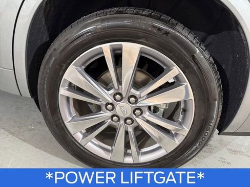Used 2024 Cadillac XT6 Premium Luxury image 17