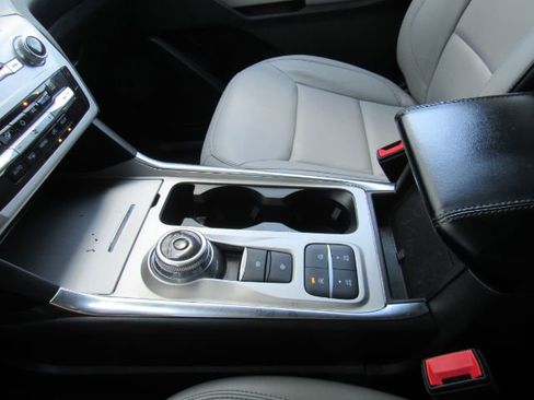 Used 2021 Ford Explorer XLT w/ Equipment Group 202A image 44