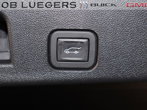 Certified 2025 GMC Acadia Denali w/ Super Cruise Package image 25