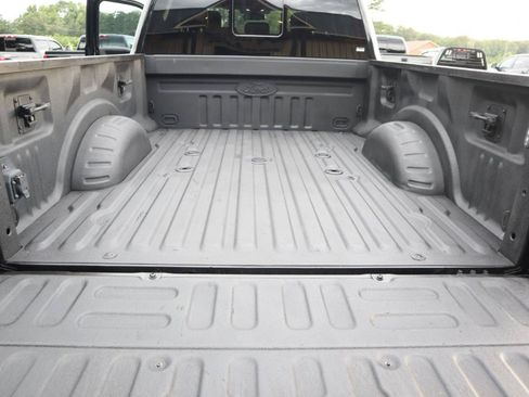 Used 2019 Ford F250 Lariat w/ Lariat Ultimate Package AWD/4WD image 9