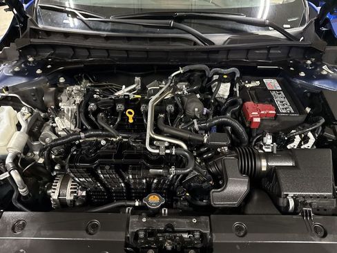 Used 2025 Nissan Altima 2.5 SV FWD image 24