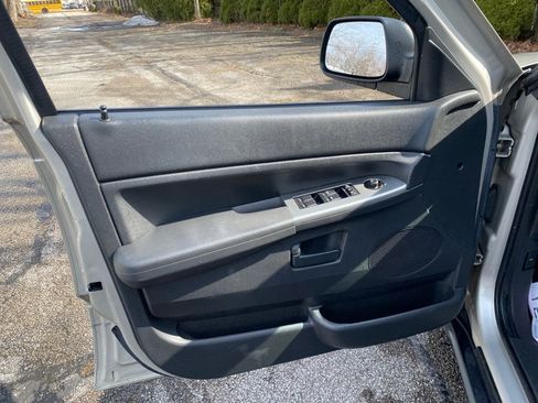 Used 2008 Jeep Grand Cherokee Laredo w/ Driver Convenience Group image 10