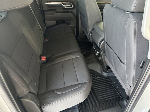 Used 2025 GMC Sierra 2500 SLE image 35