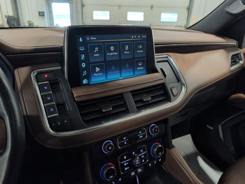Used 2023 Chevrolet Suburban High Country w/ Advanced Technology Package AWD/4WD image 13