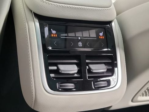 New 2026 Volvo XC90 B6 Ultra w/ Protection Package AWD/4WD image 16