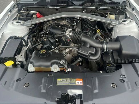 Used 2014 Ford Mustang Convertible RWD image 19