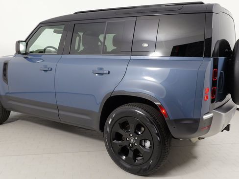 Used 2024 Land Rover Defender 110 S image 37