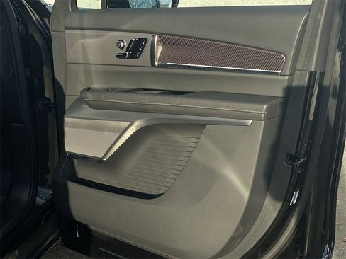 Used 2026 Cadillac Vistiq Luxury image 44