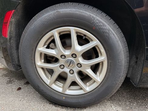 Used 2025 Chrysler Pacifica Select FWD image 9