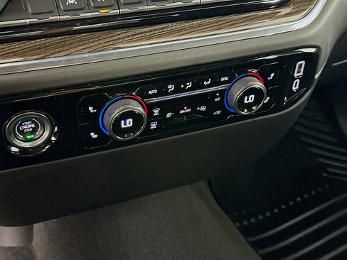 Used 2024 Chevrolet Silverado 1500 LT image 23